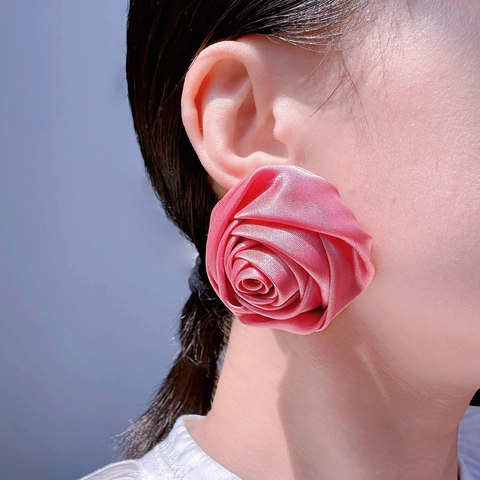 Handgemachte Satin Stoff Rosa Rose Blume Große Statement Ohrstecker Für Damen Elegant Romantische Mode Schmuck