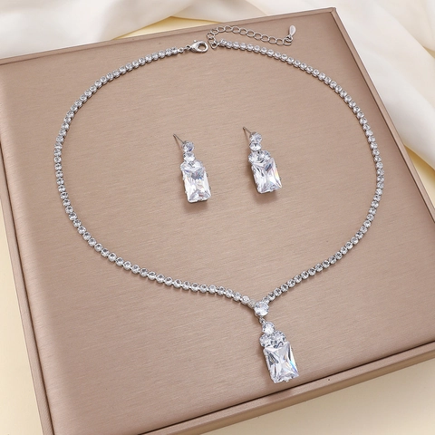 Smaragdschliff Zirkonia Schmuckset Mit 925 Sterlingsilber Stift Kupfer Quadratische Halskette Ohrringe Für Damen Bankett