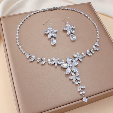Elegante Collana E Orecchini Con Fiori Acciaio Al Titanio E Lega AAA Zircone Matrimonio Festa Gioielli Per Donne