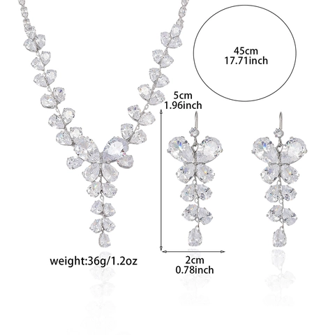 Elegante Completo di Gioielli a Farfalla in Rame e Zirconia Collana e Orecchini a Fiore Scintillante per Donna Sposa Matrimonio Regalo di Moda