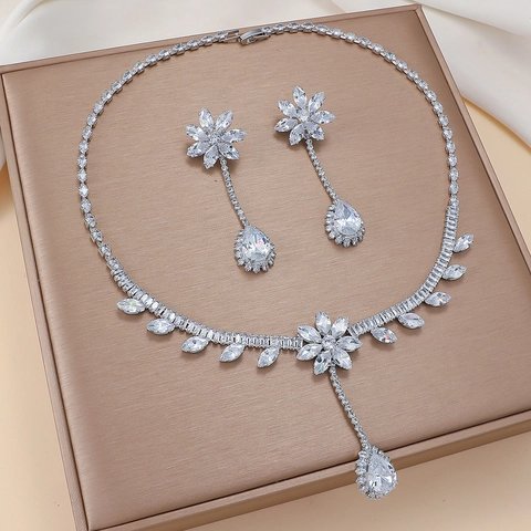 Zirconia Sunflower Pendant Necklace Long Drop Earrings Set Zirconia Alloy Silver Plated Wedding Banquet Women Jewelry