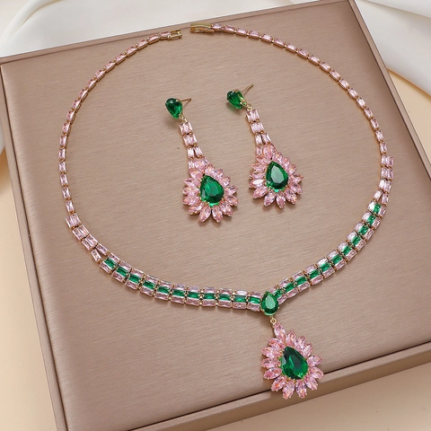 Parure de Bijoux Collier Boucles d'Oreilles Fleur en Zirconia Vert Émeraude Chaîne en Acier Inoxydable Plaqué Or pour Femme
