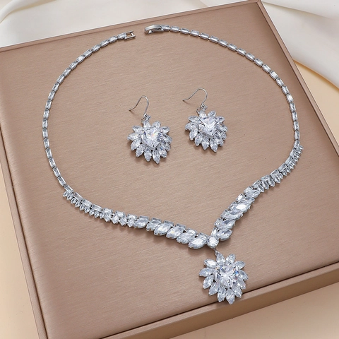 Luxus Herz Zirkon Kupfer Floral Halskette Und Ohrringe Für Frauen Braut Mode Accessoires
