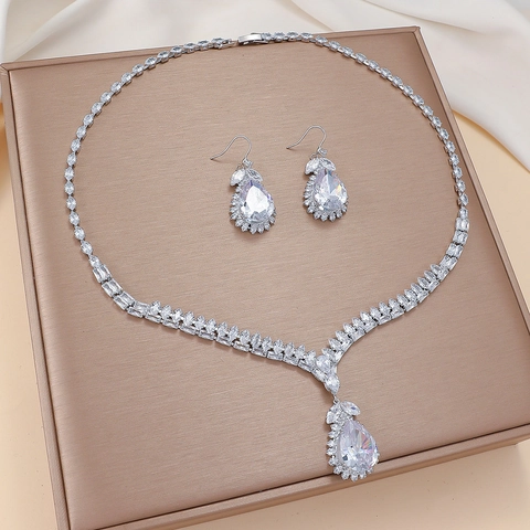 Gioielli Eleganti Fiore Di Tulipano Collana In Acciaio Al Titanio Rame E Orecchini Con Zircone Taglio Pera Per Donne Matrimonio