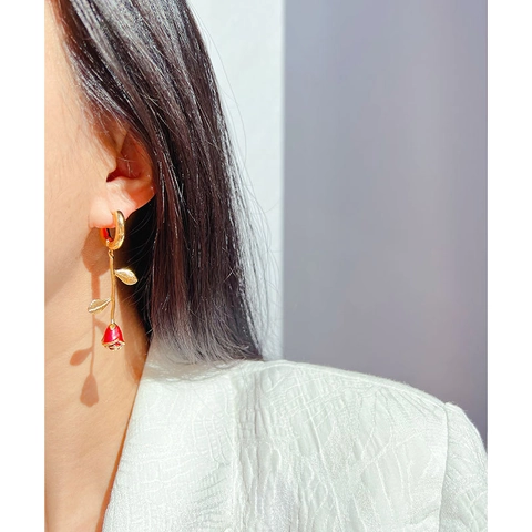 Red Rose Dangle Hoop Earrings French Vintage Brass Enamel Long Flower Jewelry For Women Elegant Romantic Floral Accessory