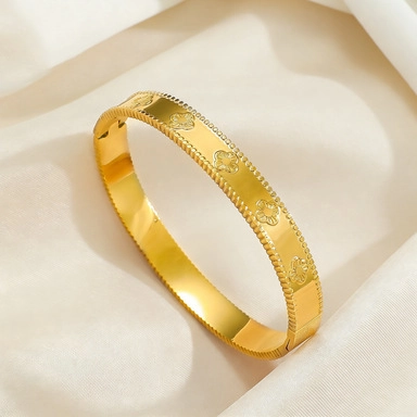 Vintage Vergoldeter Edelstahl Armreif Armband Geprägtes Kleeblatt Blumenmuster Milgrain Kante Schmuck Für Damen Mädchen Elegantes Geschenk