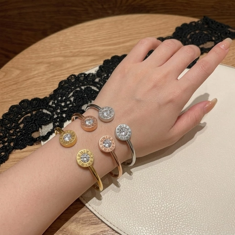Fashion Stainless Steel Cuff Bracelet With Roman Numerals And Round Zircon Elegant Jewelry Gift For Women