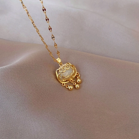 Collana Con Pendente Lucchetto Lunga Vita Acciaio Al Titanio Placcato Oro Motivo Nuvola Cava Con Pietra Occhio Di Gato
