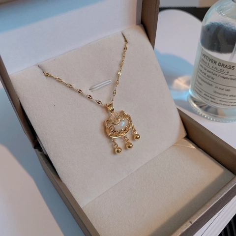 Collana Con Pendente Lucchetto Lunga Vita Acciaio Al Titanio Placcato Oro Motivo Nuvola Cava Con Pietra Occhio Di Gato