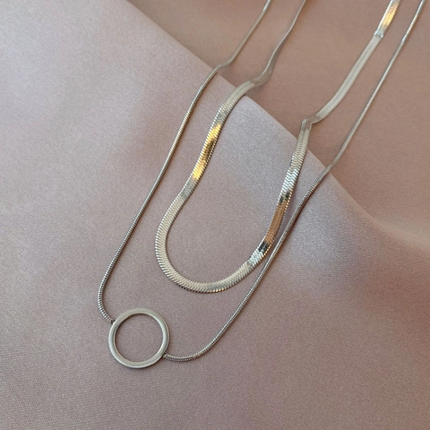 Mehrlagige Halskette Titanstahl Fischgräten Schlangenkette Minimalistischer Kreisanhänger Modeschmuck Damen