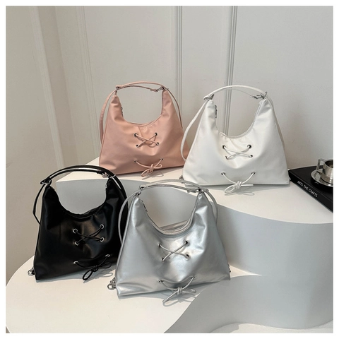 Damen PU Leder Hobo Umhängetasche Große Kapazität Tote Bag Mit Schnürung Schleife Metallkette Lässig Schicke Handtasche