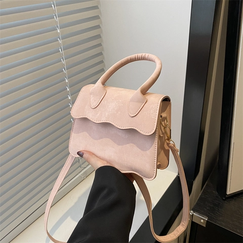 Bolso Cuadrado Pequeño de Cuero PU con Borde Ondulado Mujer Bolso de Hombro y Mano Minimalista Color Sólido Asa Correa