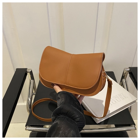 Minimalist PU Leather Crossbody Bag Women Retro Saddle Shoulder Bag Flap Magnetic Buckle Adjustable Strap