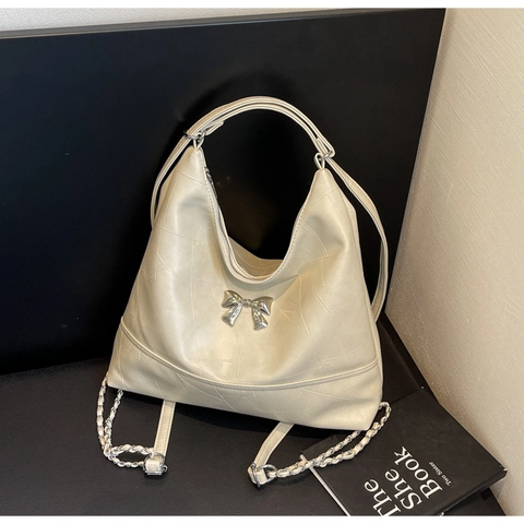 Große Gesteppte PU-Leder Hobo Schultertasche Für Damen Mit Silberner Metallschleife Und Ketten-Dekor Vielseitige Tragetasche