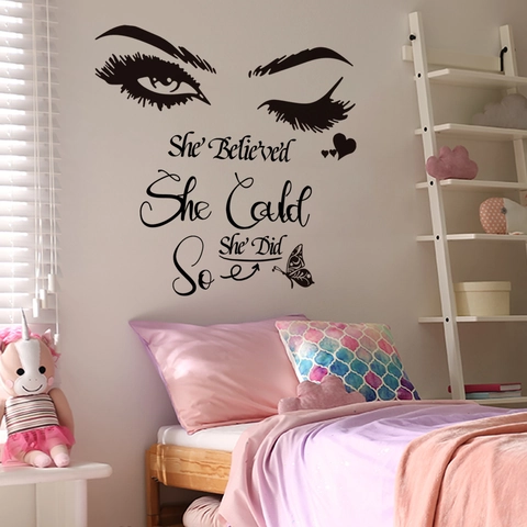 Inspirierender Wandaufkleber Spruch She Believed She Could So She Did PVC Wimpern Schmetterling Herz Dekor Für Zuhause