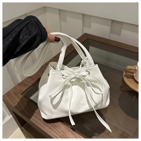 Damen Mode Schleife Kordelzug Eimer Umhängetasche PU Leder Einfarbig Plissee Kleine Tote Bag Für Den Täglichen Weg