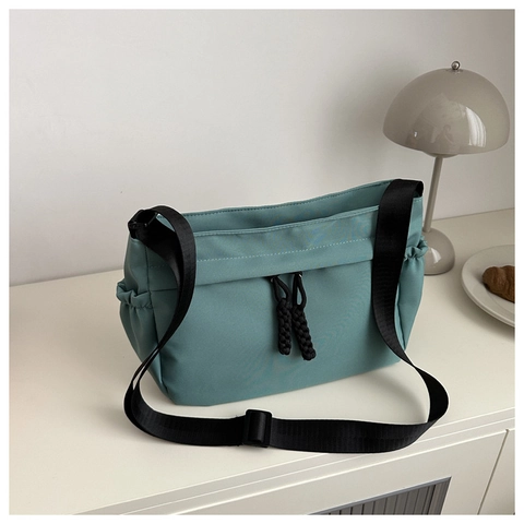 Dames Mode Lichtgewicht Oxford Stof Schoudertas Casual Crossbody Bucket Bag Met Verstelbare Band En Trekkoord Detail
