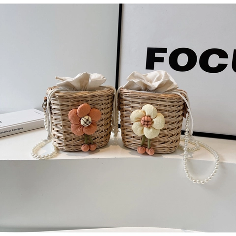 Women Straw Woven Bucket Bag Artificial Pearl Strap Floral Decor Mori Style Drawstring Hand-Woven Vacation Summer Shoulder Bag