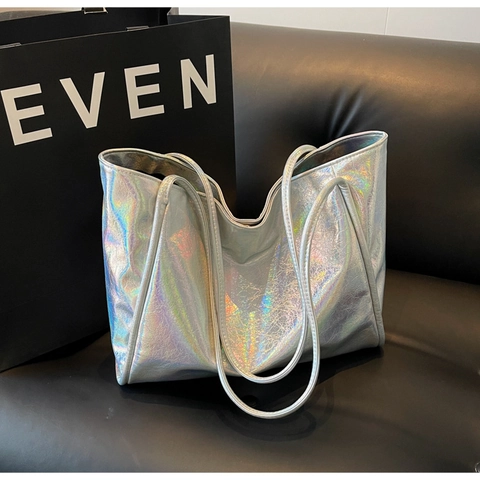 Damen Große Kapazität Metallic Tote Bag PU Leder Minimalistisch Plissierte Schultertasche Casual Pendler Handtasche