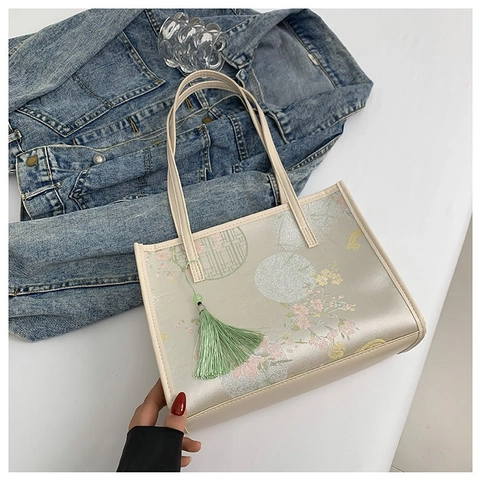 Damen Tote Bag Satinntextur Blumenstickerei Chinesischer Stil Vintage Handtasche Mit Quaste Elegant Vielseitig Umhängetasche