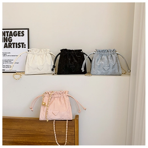 Borsa a Secchiello in Pelle PU Trapuntata a Rombi per Donna Borsa a Tracolla di Moda con Tracolla a Catena