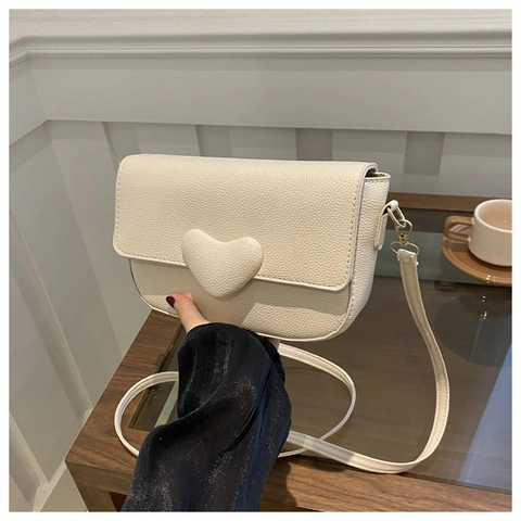 Bolso Bandolera de Moda para Mujer Decoración de Corazón de Cuero PU Color Sólido Grano de Lichi Bolso de Hombro Cuadrado Pequeño