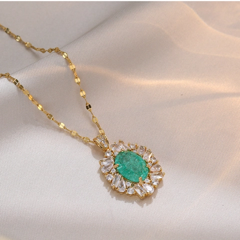 Vintage Emerald Green Cubic Zirconia Pendant Necklace Stainless Steel Retro Elegant Flower Water Drop Jewelry For Women