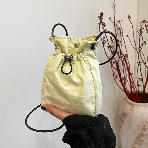 Minimalist Nylon Drawstring Shoulder Bag For Women Lightweight Solid Color Casual Crossbody Phone Purse Small Bucket Bag