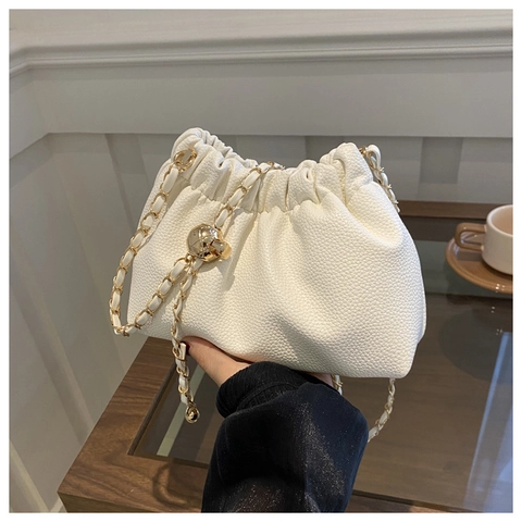 Bolso de Bolsita Fruncido para Mujer Cuero PU Textura de Lichi Bolso Bombonera con Cordón y Correa de Cadena con Bola Dorada