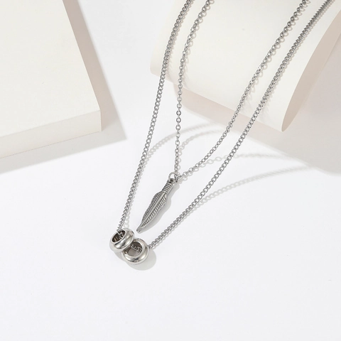 Layered Necklace Stainless Steel Feather Pendant Interlocking Rings Geometric Minimalist Punk Style For Women Clavicle Chain