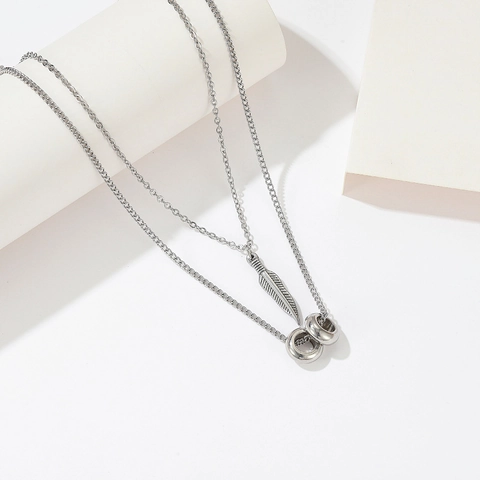 Layered Necklace Stainless Steel Feather Pendant Interlocking Rings Geometric Minimalist Punk Style For Women Clavicle Chain