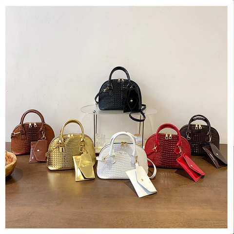Sac Coquille à Motif Crocodile pour Femme Ensemble Sac à Main 2-En-1 Mode Cuir PU Bandoulière Avec Pochette Matériel Doré