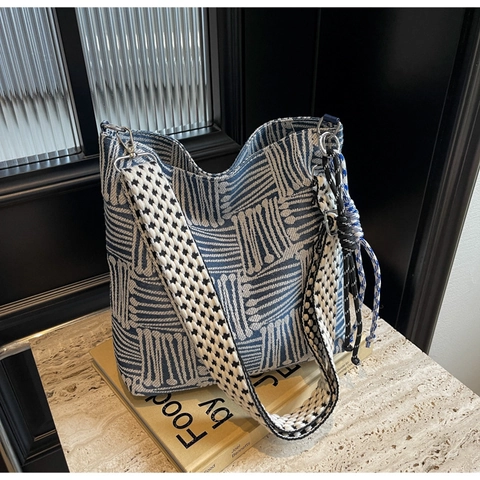 Striped Canvas Tote Bag Large Capacity Geometric Pattern Bucket Bag With Wide Strap For Women Vintage Casual Shoulder Bag