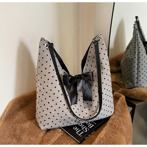 Grote Tote Bag Met Hartjesstippen En Zwarte Lintstrik Zilveren Hanger Stof En PU Schoudertas Casual Stijl