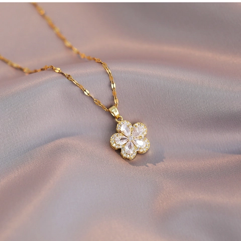 Collier Pendentif Fleur Plaqué Or Acier Inoxydable Avec Zircon Élégante Chaîne De Clavicule Pour Femmes Bijoux