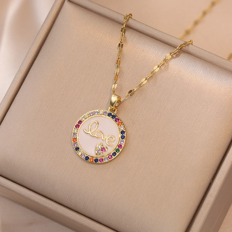 Collana Pendente Lettera Love Acciaio Titanio Zircone Colorato Smalto Disco Rotondo Cuore Gioielli Per Donna Regalo Moda