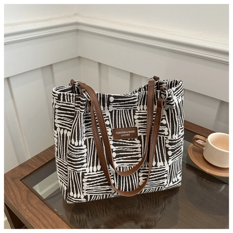 Borsa Tote Da Donna Alla Moda In Tela Intrecciata Grande Capacità Motivo Geometrico Borsa A Spalla Con Ciondolo Peluche Nuvola