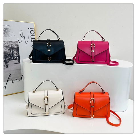 Women Vintage PU Leather Square Handbag Fashion Envelope Flap Bag With Gold Buckle Shoulder Crossbody Bag For Daily Commute