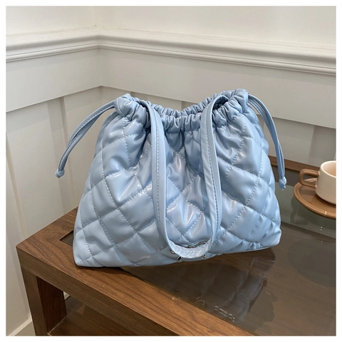 Women Quilted Diamond Lattice Tote Bag PU Leather Drawstring Bucket Bag With Metal Bow Decoration Fashion Shoulder Bag