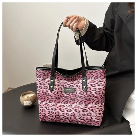 Fashion Leopard Print Large Capacity Tote Bag For Women Chic PU Leather Shoulder Handbag With Golden Rivets Trendy Commuting Bag