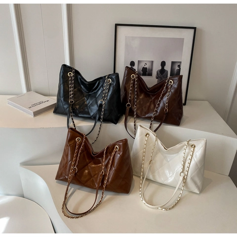 Gesteppte PU Leder Tote Bag Große Kapazität Damen Pendler Schultertasche Mit Metallkettenriemen Nischen High End Stil