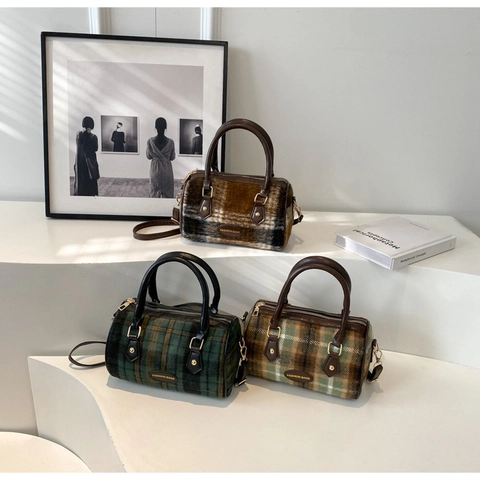 Vintage Plaid Woolen Boston Bag Women Fashion Barrel Handbag With Single Shoulder Strap Autumn Winter Checkered Top Handle Bag