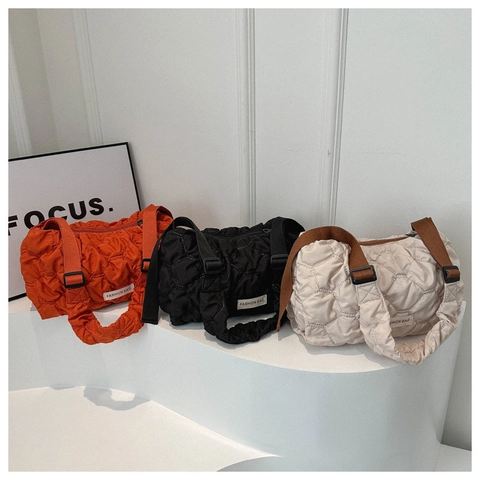 Gesteppte Puffy Schultertasche Damen Große Kapazität Nylon Rautenmuster Cloud Bag Verstellbarer Riemen Casual Tote