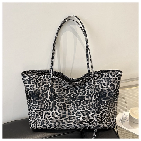 Women Large Capacity Leopard Print Tote Bag Fashion PU Leather Shoulder Bag For Commuting Daily Vintage Animal Pattern Handbag