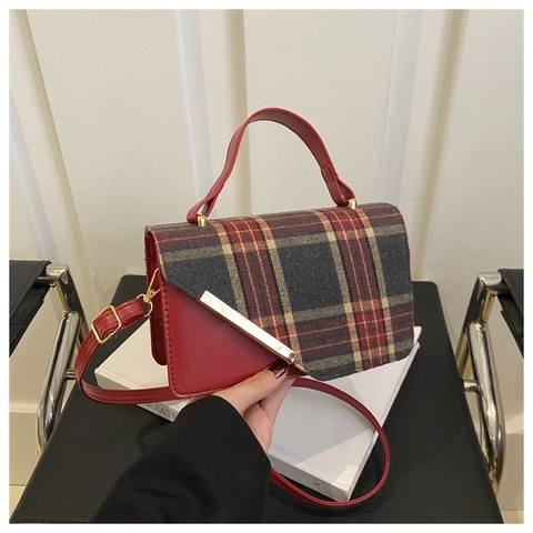 Women Retro Plaid Crossbody Bag British Style Woolen Fabric PU Leather Handbag With Gold Metal Bar Elegant Chic Square