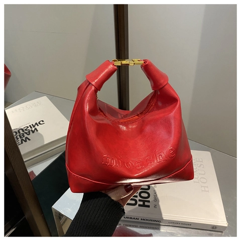 Damen Glänzend PU Leder Hobo Tasche Minimalistisch Großes Fassungsvermögen Unterarm Schultertasche Mit Plüsch Hund Anhänger