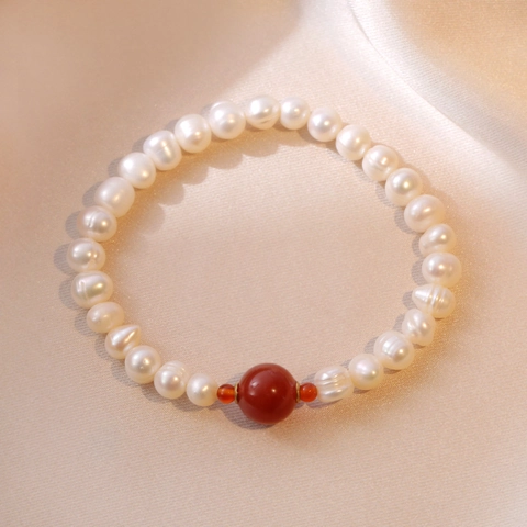 Elegantes Natürliches Süßwasserperlen Armband Mit Roter Achat Perle Retro Barock Stil Minimalistischer Schmuck Für Frauen