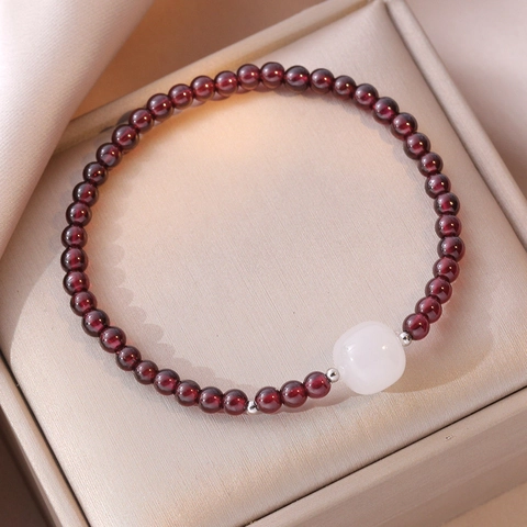 Bracelet En Perles De Grenat Naturel Avec Argent Sterling 925 Et Jade Blanc Bijoux Élégants Pour Femmes