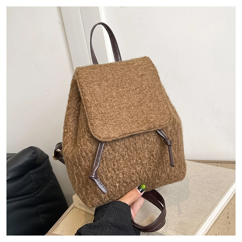 Women Winter Plush Mini Backpack Faux Lamb Wool Fleece Bucket Bag Retro Small Rucksack With Adjustable Leather Straps For Casual Daily