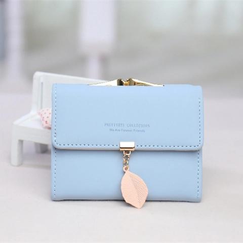 Damen Kurz Dreifach Gefaltete Brieftasche PU Leder Münzbörse Mit Metall Blatt Anhänger Urban Minimalistische Damen Kartenhalter